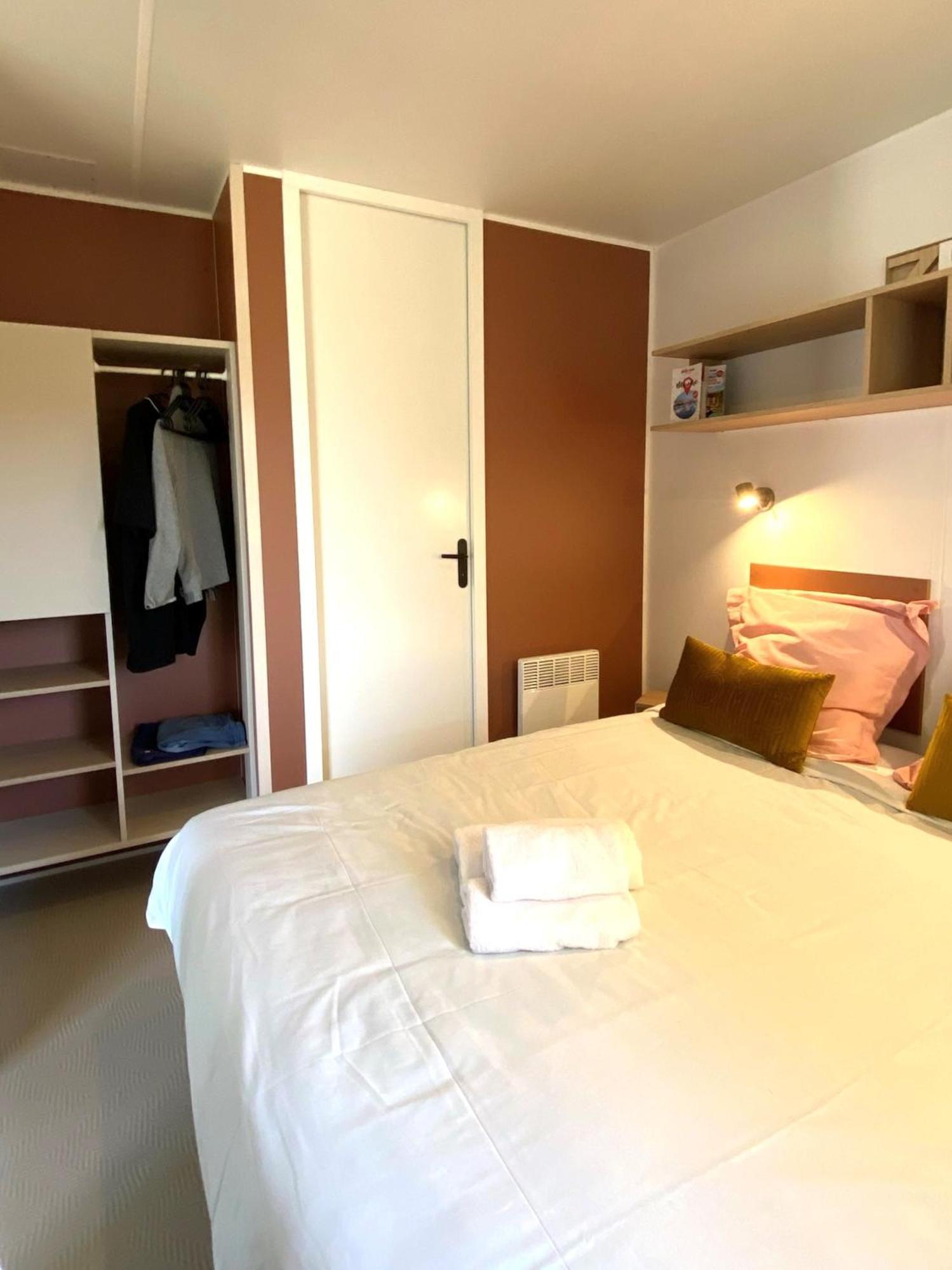Camping Les Carolins Saint-Lo-d'Ourville Екстериор снимка