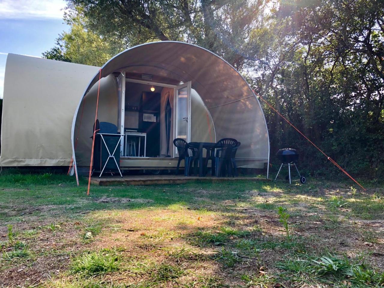 Camping Les Carolins Saint-Lo-d'Ourville Екстериор снимка
